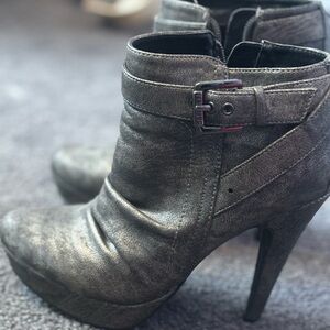 Guess booties pewter color